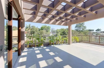 Casa em condomínio fechado com 4 quartos à venda na Rua Regina Badra, Alto da Boa Vista, São Paulo