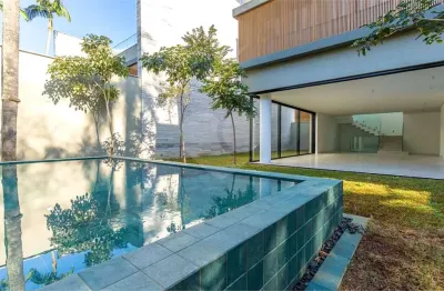 Casa em condomínio fechado com 4 quartos à venda na Rua Pirandello, 245, Brooklin, São Paulo