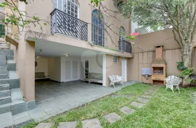 Sobrado à venda com 4 quartos, sendo 2 suítes, no Brooklin Velho, São Paulo, SP