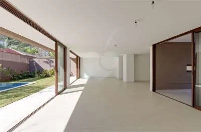 Casa em condomínio fechado com 4 quartos à venda na Rua Regina Badra, Alto da Boa Vista, São Paulo