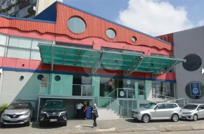 Prédio à venda na Avenida Duquesa de Goiás, Real Parque, São Paulo