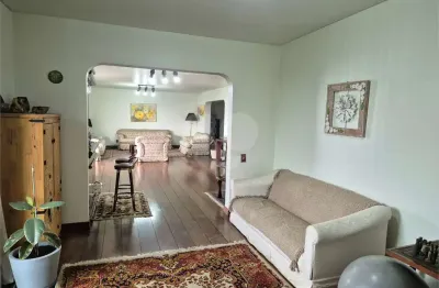 Apartamento à venda ou para alugar com 4 quartos, sendo 4 suítes, no condomínio Chácara Santa Helena, São Paulo - SP