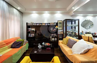 Casa com 3 quartos à venda na Rua Cristóvão Pereira, 1957, Campo Belo, São Paulo