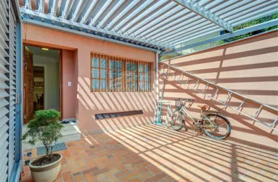 Casa com 3 quartos à venda na Rua São Benedito, Alto da Boa Vista, São Paulo