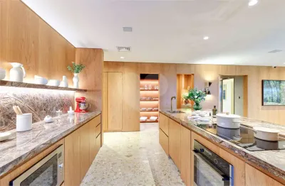 Apartamento com 4 quartos à venda na Avenida Major Sylvio de Magalhães Padilha, 14500, Panamby, São Paulo