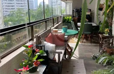 Apartamento à venda com 3 quartos, sendo 3 suítes, no condomínio Champs Elysées, São Paulo - SP