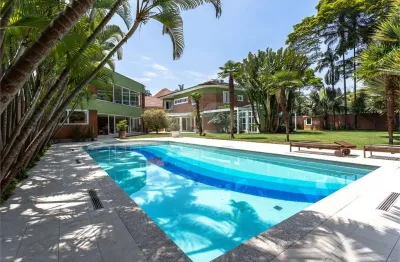 Sobrado à venda com 4 quartos, sendo 4 suítes, em Alto da Boa Vista, São Paulo, SP