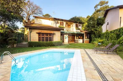 Sobrado à venda com 4 quartos, sendo 3 suítes, em Jardim Prudência, São Paulo, SP