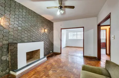 Casa com 3 quartos à venda na Rua São Benedito, Alto da Boa Vista, São Paulo