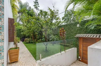 Casa com 3 quartos à venda na Rua Luiz Martins de Araújo, Jardim Cordeiro, São Paulo