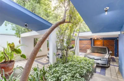 Casa com 3 quartos à venda na Rua São Benedito, Alto da Boa Vista, São Paulo