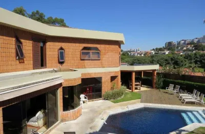 Casa de Vila à venda com 5 quartos, sendo 3 suítes, em Morumbi, São Paulo, SP