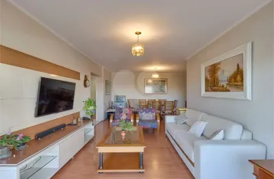 Apartamento com 3 quartos para alugar na Rua São Benedito, Alto da Boa Vista, São Paulo