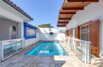 Casa com 3 quartos para alugar na Granja Julieta, São Paulo 