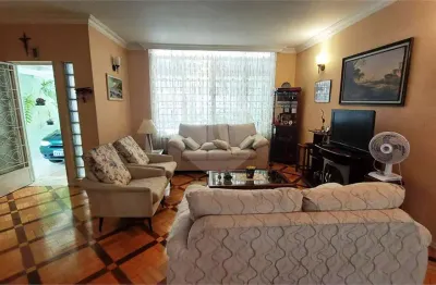 Casa à venda com 3 quartos, sendo 1 suíte, em Granja Julieta, São Paulo, SP