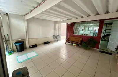 Casa com 2 quartos para alugar na Rua Califórnia, Brooklin, São Paulo