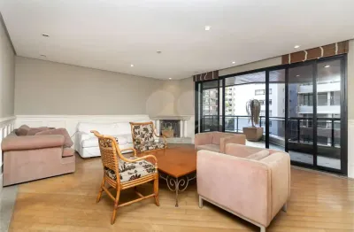 Apartamento à venda com 4 quartos, sendo 3 suítes, no condomínio Edifício Portofino, São Paulo - SP