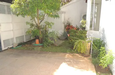 Casa de vila com 3 quartos à venda ou para locação em jardim das acácias - sp