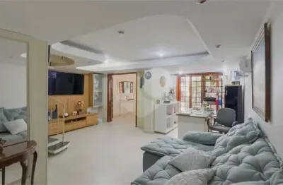 Casa à venda com 3 quartos, sendo 1 suíte, em Vila Mariana, São Paulo, SP