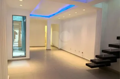 Casa com 3 quartos à venda na Rua Maria de Lourdes Vital da Silva, 114, Chácara Santo Antônio, São Paulo