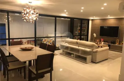 Apartamento com 3 quartos à venda na Rua Araguari, 561, Moema, São Paulo