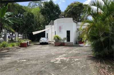 Prédio para alugar na Avenida Washington Luís, 1840, Santo Amaro, São Paulo