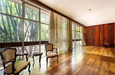 Casa comercial para alugar na Rua São Benedito, 820, Alto da Boa Vista, São Paulo