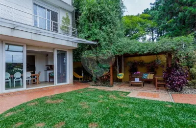 Terreno em condomínio fechado à venda na Chácara Monte Alegre, São Paulo 