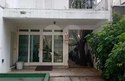 Casa comercial para alugar na Rua Conde de Itu, 390, Alto da Boa Vista, São Paulo