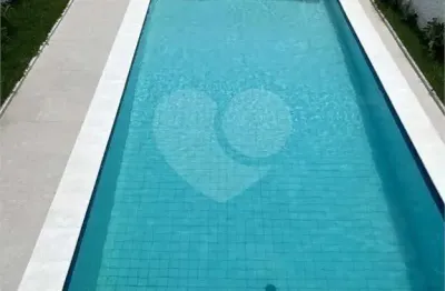 Sobrado à venda com 4 quartos, sendo 3 suítes, em Alto da Boa Vista, São Paulo, SP