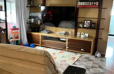 Apartamento à venda com 3 quartos, sendo 1 suíte, no condomínio a Reserva, São Paulo - SP