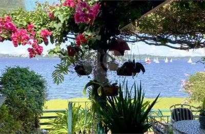 Casa à venda com 3 quartos, sendo 1 suíte, em Guarapiranga, São Paulo, SP