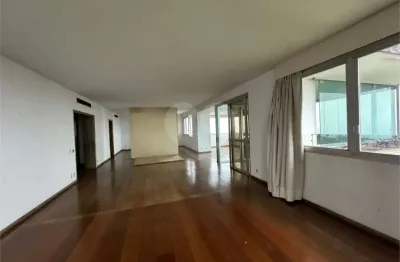 Apartamento à venda com 4 quartos, sendo 4 suítes, no condomínio São Paulo Golf Club, São Paulo - SP