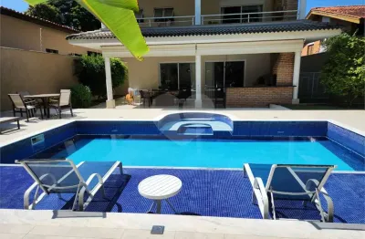 Sobrado à venda com 4 quartos, sendo 2 suítes, em Interlagos, São Paulo, SP