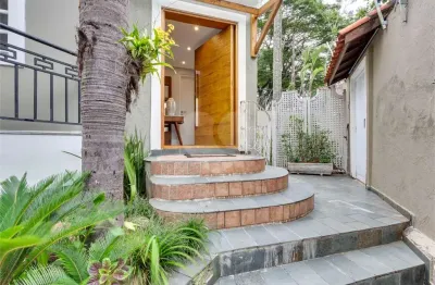 Casa à venda com 5 quartos, sendo 3 suítes, em Alto da Boa Vista, São Paulo, SP