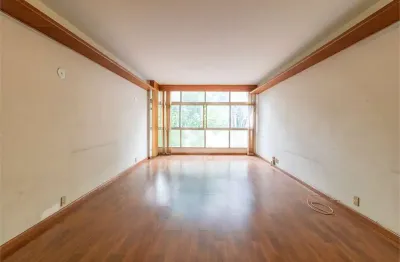 Apartamento à venda com 3 quartos, sendo 1 suíte, no condomínio Edifício Canadá, São Paulo - SP