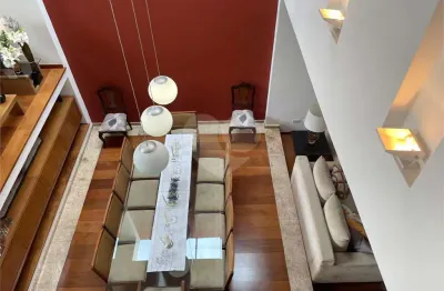 Casa de Vila à venda com 3 quartos, sendo 4 suítes, em Morumbi, São Paulo, SP