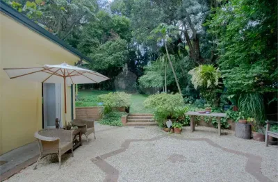 Casa à venda ou para alugar com 3 quartos, sendo 1 suíte, em Campo Belo, São Paulo, SP
