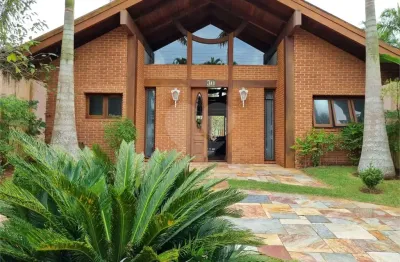 Casa Térrea à venda com 5 quartos, sendo 5 suítes, em Pernambuco, Guarujá, SP