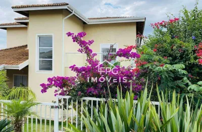 Casa de alto padrão em condomínio para venda ou locação.