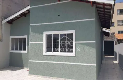 Oportunidade casa com 2 suítes, área gourmet com garagem para 2 carros , ótima localização.