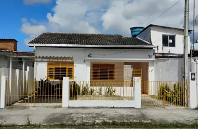 Casa com 3 quartos para alugar na Rua Manoel Azevedo, 497, Iputinga, Recife