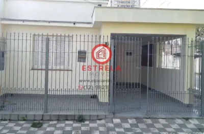 Casa com 3 quartos para alugar na Rua Lamartine Delamare, Centro, Jacareí