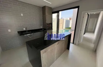 Vende-se linda casa térrea com um projeto arquitetônico inteligente e interativo no condomínio primor das torres, com 03 suítes, piscina com cascata.