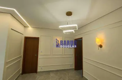 Vende-se lindo e reformado apto no edf. versalhes 03 quartos 01 vaga, 02 wc's, localizado no bairro goiabeiras bem próximo da praça popular.