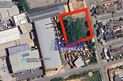 Vende-se 04 lotes juntos que totalizam 1.386m2, o quadra fechado tem 42metros de frente para o asfalto e 33 metros de fundos. terrenos documentados.