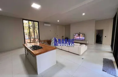 Vende-se linda chácara no coxipó do ouro, da para morar no imóvel e trabalhar em cuiabá, muito próximo