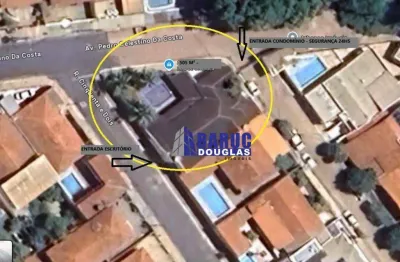 Vende-se casa térrea com 4 suítes + escritório com acesso independente da casa,  escritório com 3 salas, localizada no bairro boa esperança.