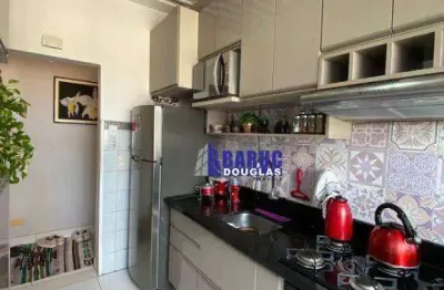 Vende-se lindo apto semi mobiliado no residencial jardim das vivendas com 03 quartos, wc social, sala de jantar e tv, todo reformado e com armários.