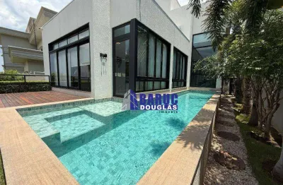 Vende-se linda casa no villa jardim, com 03 suítes (sendo uma no piso térreo) casa com 286,04m2 construídos e terreno de 450,51m2, parte alta do cond.